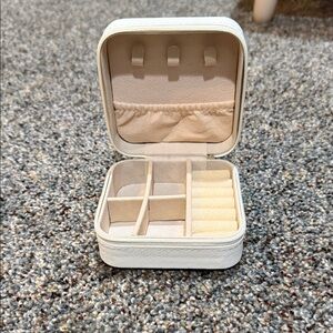 Portable Cream Jewelry Organizer Box - Travel Storage Case